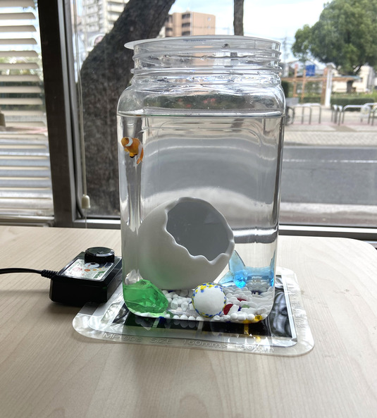 パネルヒーターを敷いたボトル画像
