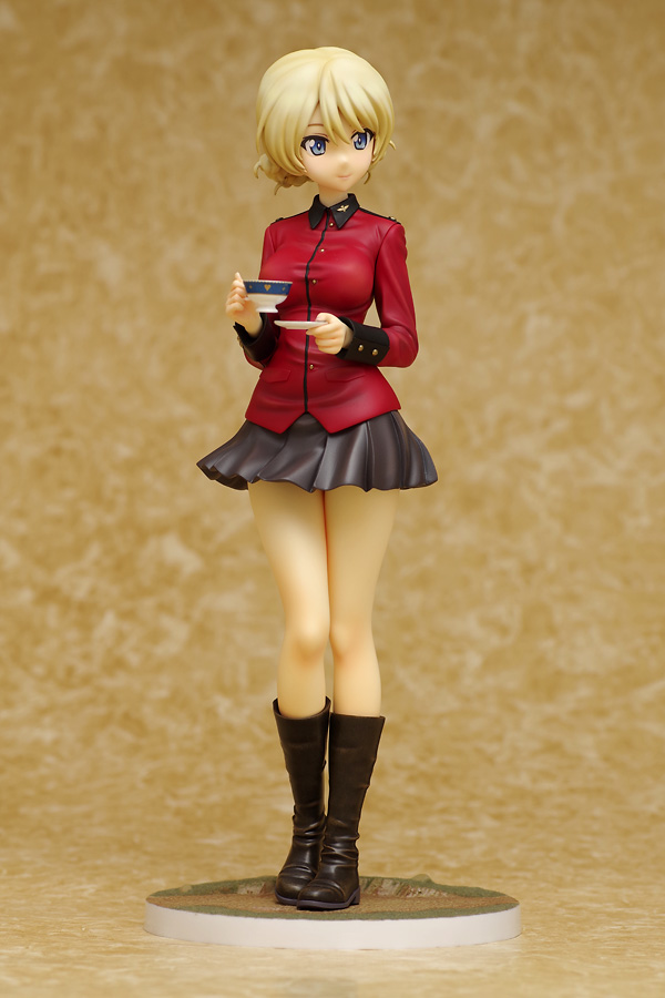 ガールズ&パンツァー 劇場版 1/8 ダージリン パンツァージャケットVer. ダージリン【パンツァージャケットVer.】 | 株式会社ウェーブ