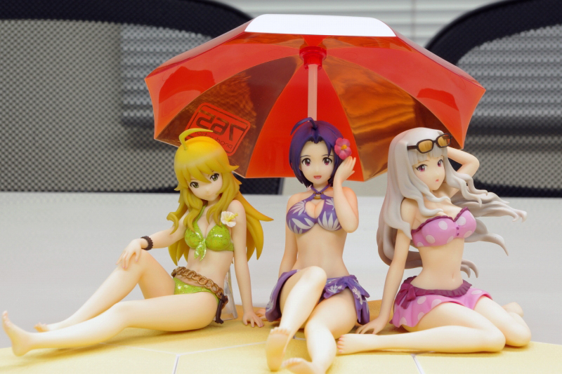 BEACH QUEENS THEIDOLM@STER ビーチパラソル付DXセット Amazon.co.jp: THE IDOLM@STER 美希・あずさ・貴音 ビーチ