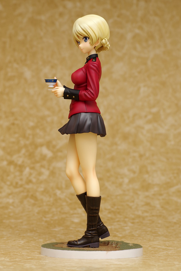 し*ん様 未開封 WAVE 1/8 ダージリン パンツァージャケットVer ガル ダージリン【パンツァージャケットVer.】 | 株式会社ウェーブ