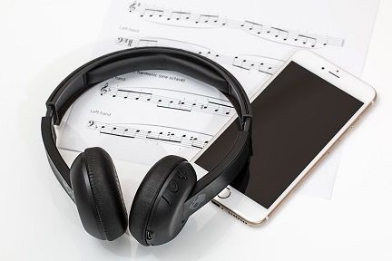 headphones-2789078_960_720