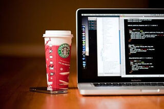 macbook_and_starbucks_l_01jpg