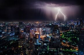 lightning-1082080_1920
