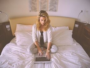 woman-731894_1280