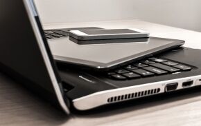 electronics-6801339_640
