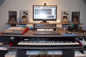 recoding_studio_desk_l_01