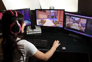 pc_game_streamer_on_twitch_l_01