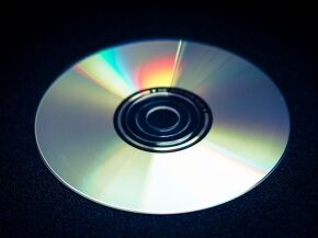 dvd-949228_640