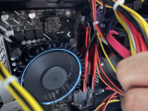 悲報】4万かけてパーツを交換したワイのPC、起動しない : 汎用型自作PC 悲報】4万かけてパーツを交換したワイのPC、起動しない : 汎用型自作PC