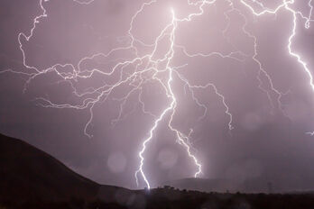 lightning-399853_1920_R