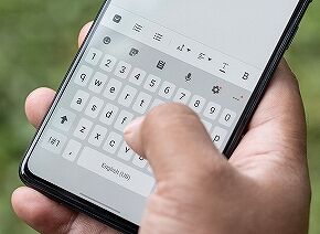 iphone_keyboard_top_img_l_01