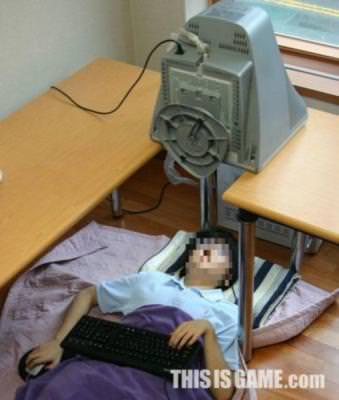 ベッドで寝ながらpc操作したいんだが どうしたらいいと思う 汎用型自作pcまとめ ベッドで寝ながらpc操作したいんだが どうしたらいいと思う 汎用型自作pcまとめ