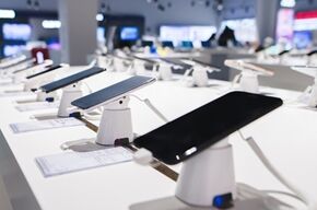 smartphone-in-store_l_01