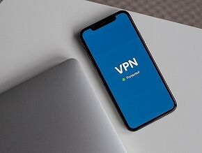 スイスのセキュリティー企業が公表 「VPNなのに追跡」米国でダウンロードされた85％にトラッカー、個人情報を収集共有「中国製アプリ」