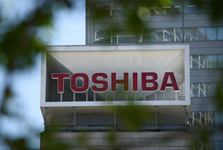 toshiba_l_12