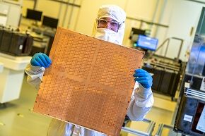 Intel-glass-substrate-1-scaled