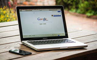 macbook-459196_1920