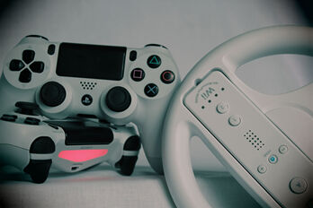 gaming-2215601_1920_R
