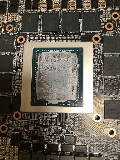 半年使用したグラボを水冷化のため分解してみたらグリスがカピカピだったんですが