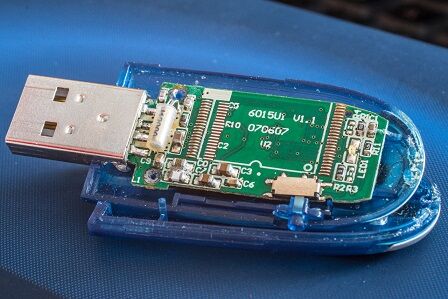 usb-stick-1396811_1280