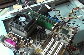 salvage_older_computer_l_01