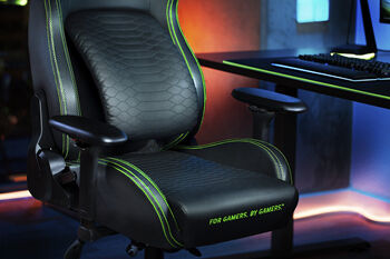 Razer_Iskur_3