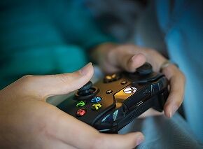 友達とPCで遊んでるんだがキーボードとマウス使った方がいいゲームでも頑なにパッド使いたがる