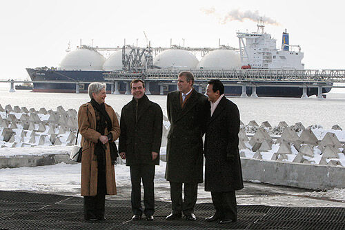 Dmitry_Medvedev_in_Yuzhno-Sakhalink_18_February_2009-2