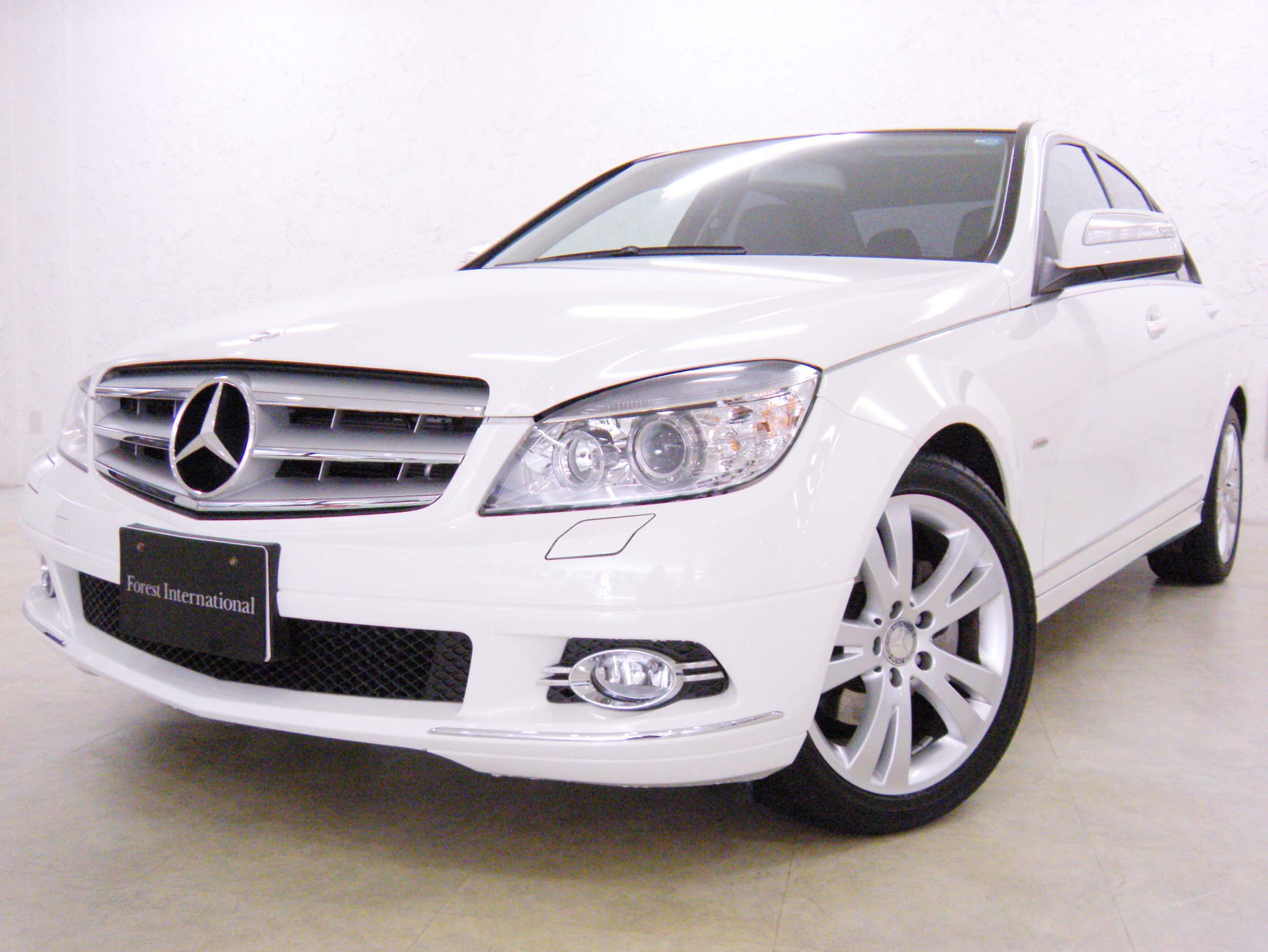 ｗ２０４型ｃクラス入庫速報 メルセデスベンツの中古車をはじめ全車安心の高品質正規ディーラー車専門店 Forest International