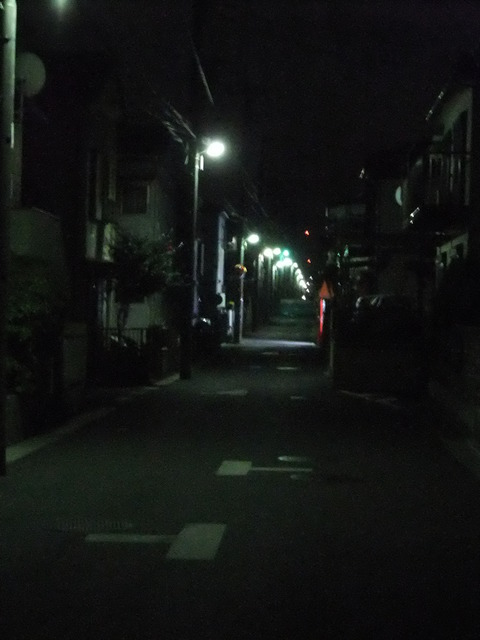 夜の路地