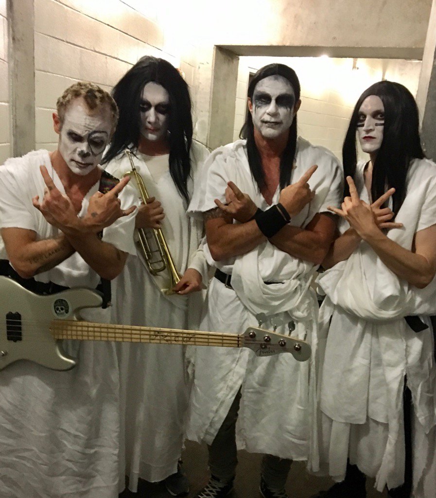 Babymetal レッチリが神バンド姿の写真 チャドメタル ツアーありがとう Babymatometal