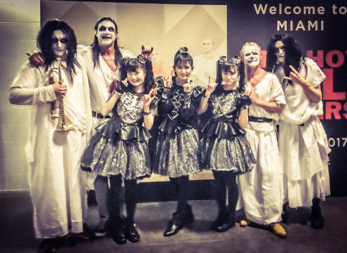 Babymetal レッチリ神バンド姿でズッ友写真 Babymatometal