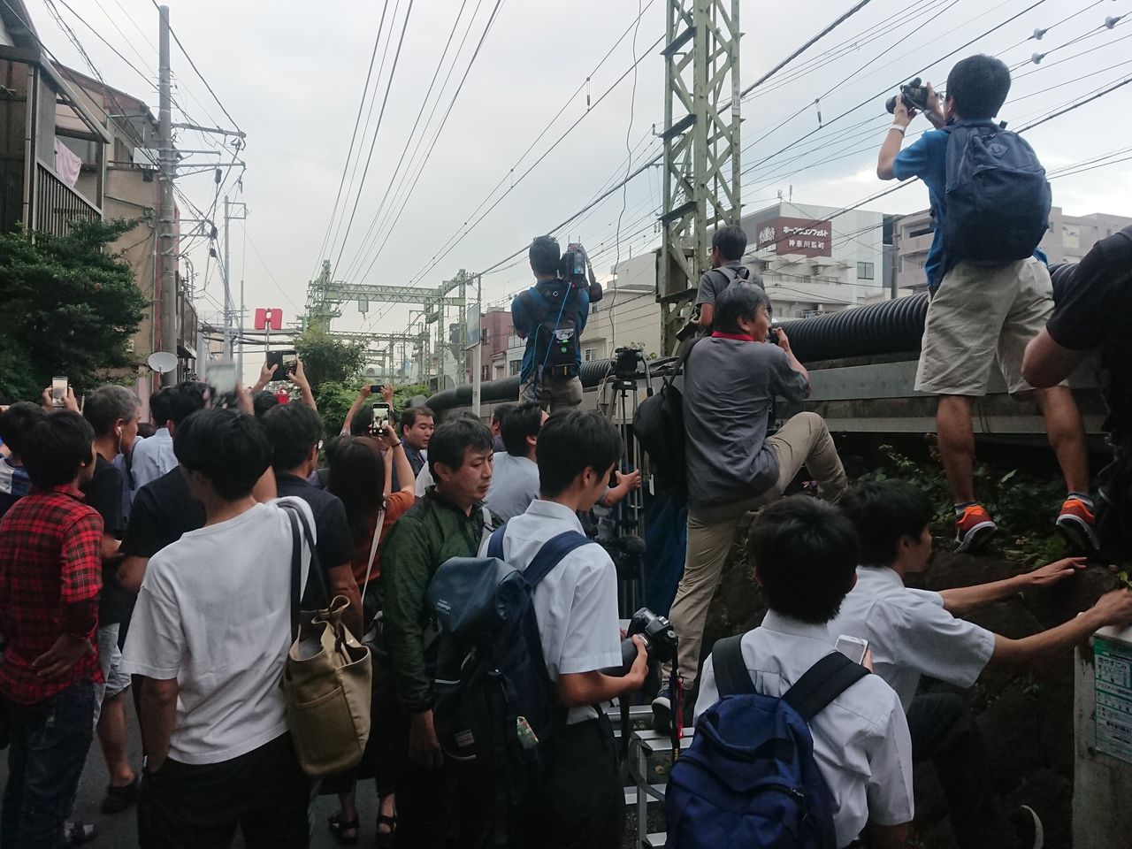 京浜急行脱線事故の巻 横浜からのおやじ日記 京浜急行脱線事故の巻 横浜からのおやじ日記