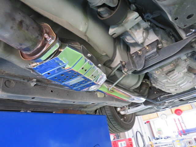 シルビア s15 純正触媒 遮熱版付き シルビア S15 純正触媒 遮熱板付き