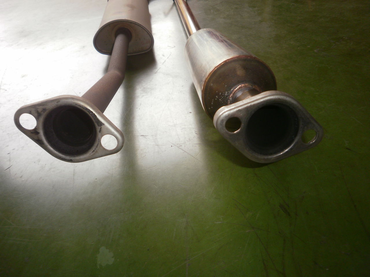 値下げしました！k12マーチ 中間マフラーのみ ストレート ワンオフ 12SR純正加工 フルストレートセンターパイプ のパーツ