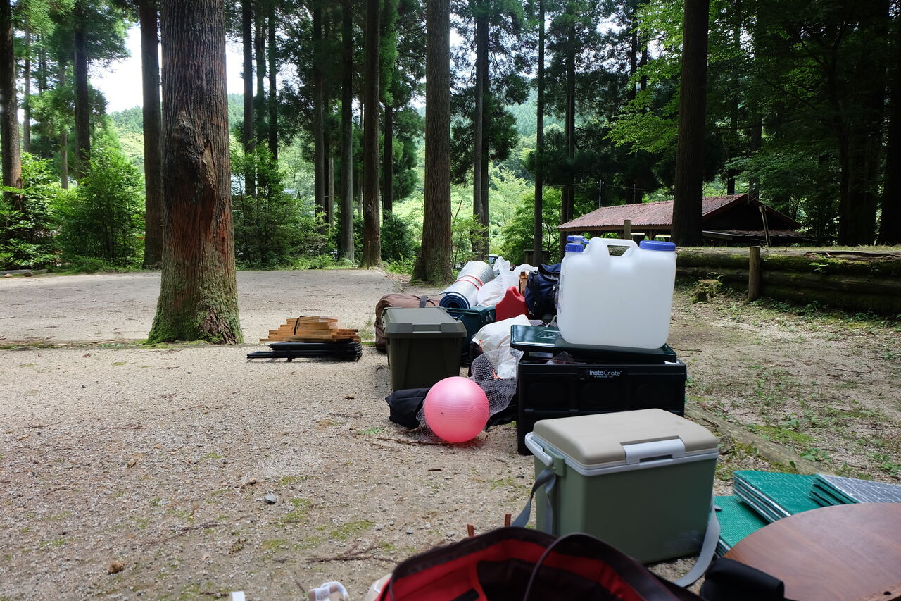 子連れキャンプ 福岡県糸島市 真名子木の香ランドキャンプ場 オガワアポロン初張り 週末アウトドアファミリー