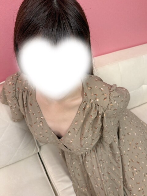おっとり癒し系♡の「かえでちゃん」おとなの色気にドキッ♪