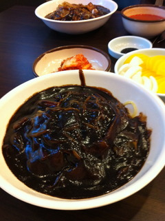 990ウォンのジャジャン麺(でも本当は千ウォンでした)