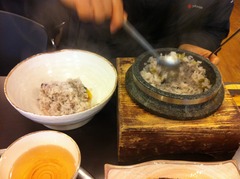 釜飯のご飯を別の器に入れ替えて・・・