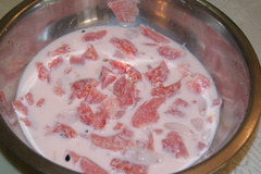 牛乳と砂糖を使った西瓜花菜
