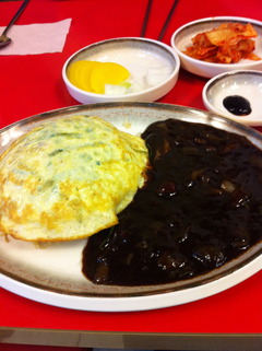 ニラの卵焼きが美味な焼き飯