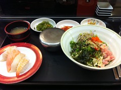 刺身丼（フェトッパプ）定食６０００ウォン