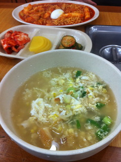 私はブゴク(干し鱈のスープ)