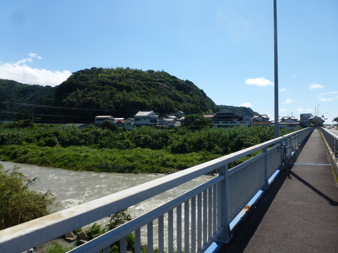 a8225f07.jpg