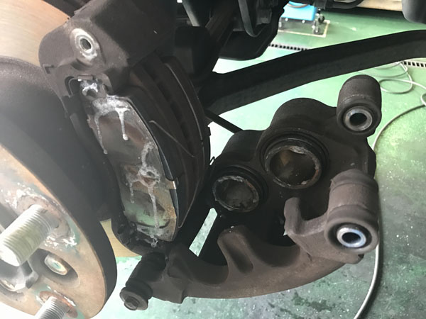 超ショートな車検 作業1日目 ブレーキ シャシ下回り編 超ショートなblog 仮 超ショートな車検 作業1日目 ブレーキ シャシ下回り編 超ショートなblog 仮