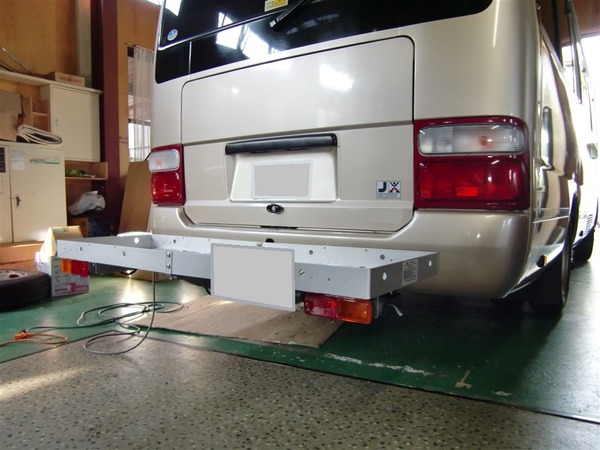 トレーラー灯火用24V→12V変換装置 : 超ショートなblog（仮）