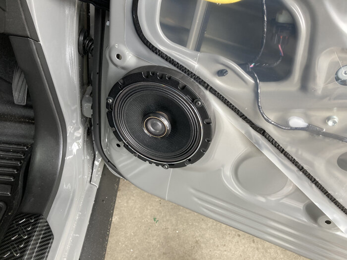 シエラ】カロッツェのスピーカー TS-C1630を取りつけた : 超ショートな