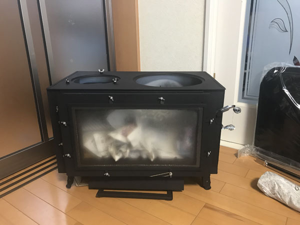 ロマンチカル薪ストーブを開封してみた : 超ショートなblog(仮) ロマンチカル薪ストーブを開封してみた : 超ショートなblog(仮)