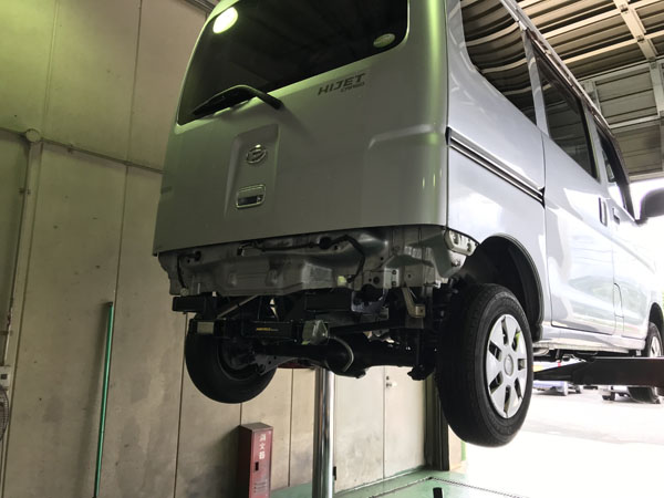 ハイゼットカーゴ　ヒッチメンバー Attaching a basket to the Hijet Cargo Attaching a hitch