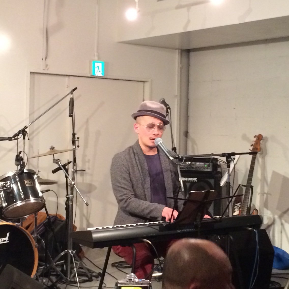 White Room BLOG椎名純平率いる【UNDER THE DOGS】に行ってきました♪コメントトラックバック White Room